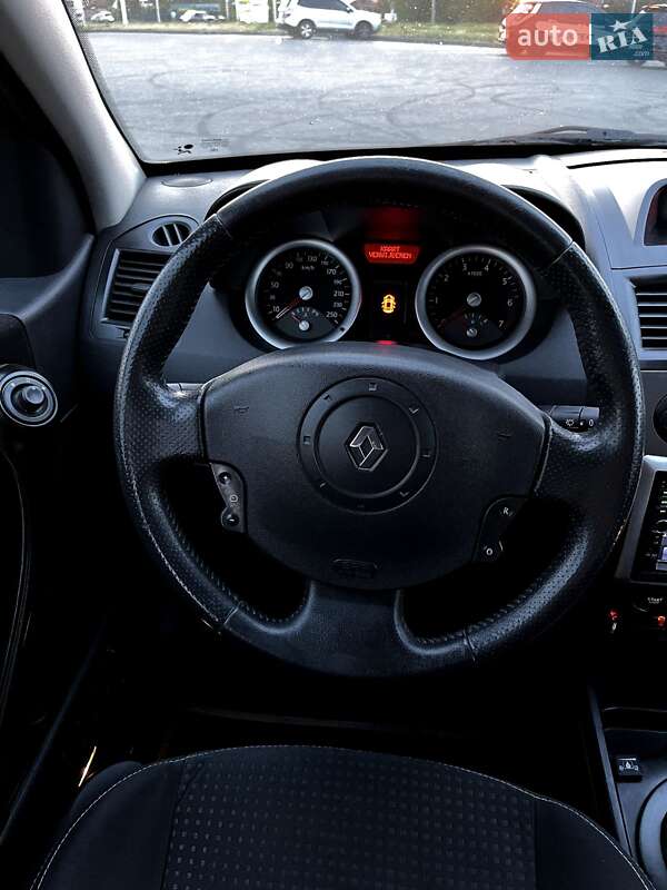 Хэтчбек Renault Megane 2005 в Новомосковске фото 13 Хэтчбек Renault Megane 2005 в Новомосковске