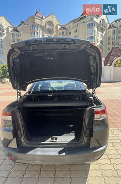 Кабриолет Renault Megane 2011 в 