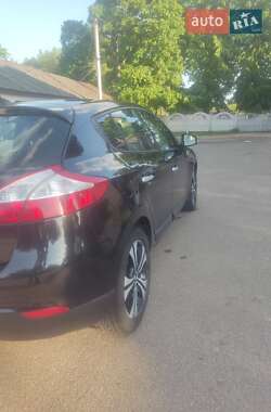 Хэтчбек Renault Megane 2011 в 