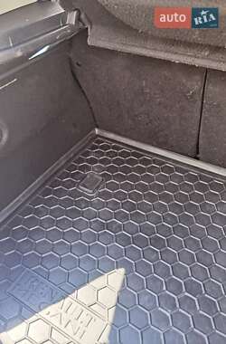 Хэтчбек Renault Megane 2011 в 