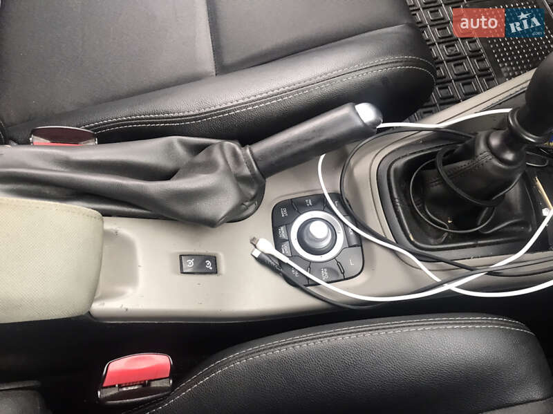 Хетчбек Renault Megane 2011 в Шептицькому фото 16 Хетчбек Renault Megane 2011 в Шептицькому