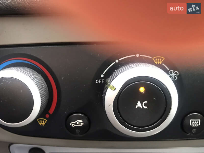 Хетчбек Renault Megane 2011 в Шептицькому фото 28 Хетчбек Renault Megane 2011 в Шептицькому