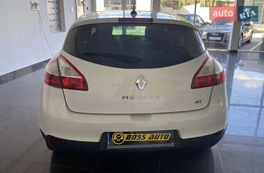 Хэтчбек Renault Megane 2011 в 