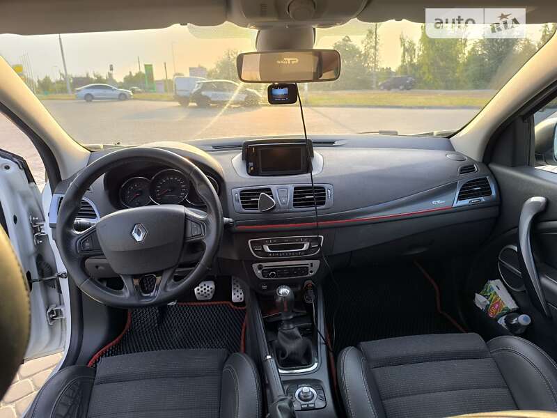 Универсал Renault Megane 2013 в Новомосковске фото 11 Универсал Renault Megane 2013 в Новомосковске