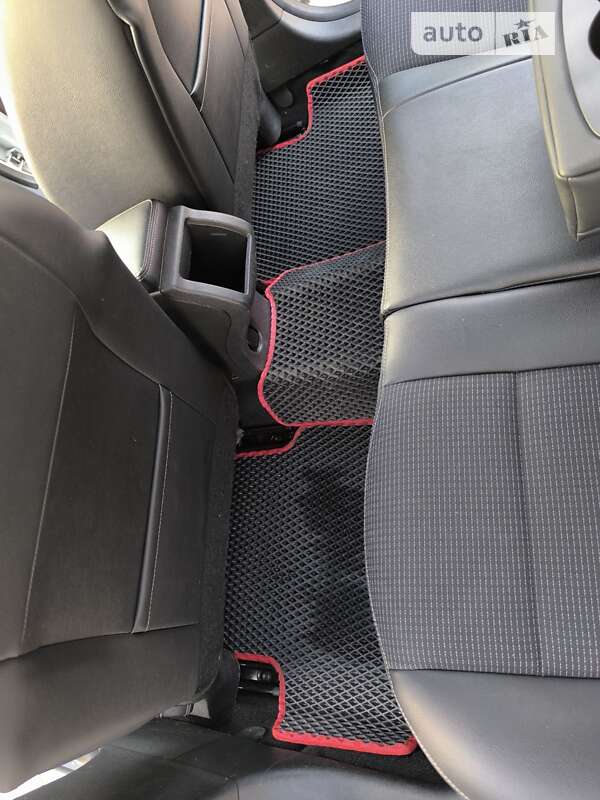 Универсал Renault Megane 2013 в Новомосковске фото 23 Универсал Renault Megane 2013 в Новомосковске