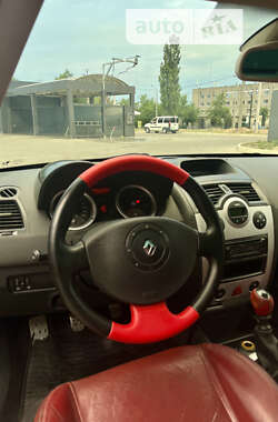 Кабриолет Renault Megane 2004 в 