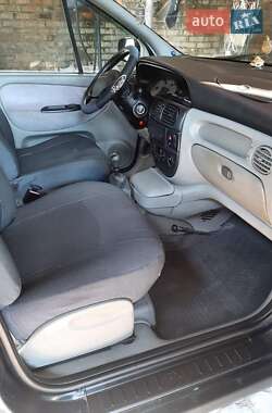 Універсал Renault Megane 2002 в 