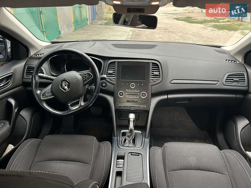 Седан Renault Megane 2017 в Смоліному