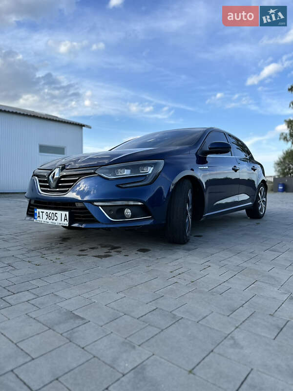 Хэтчбек Renault Megane 2016 в Калуше