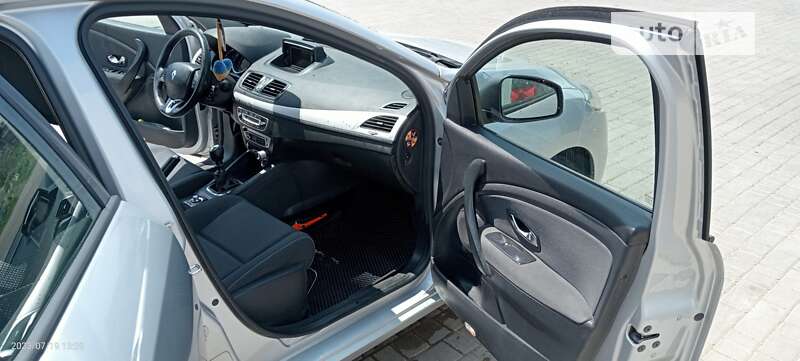 Универсал Renault Megane 2013 в Раздельной