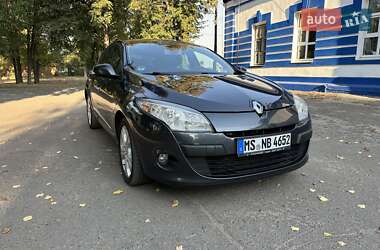 Хэтчбек Renault Megane 2010 в 