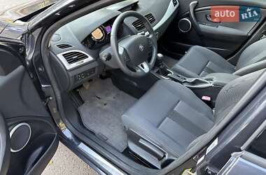 Хэтчбек Renault Megane 2010 в 