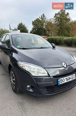 Хэтчбек Renault Megane 2011 в 