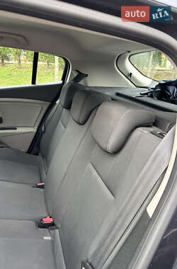 Хэтчбек Renault Megane 2011 в 