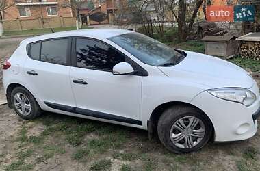 Хэтчбек Renault Megane 2011 в 