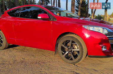 Хэтчбек Renault Megane 2012 в 