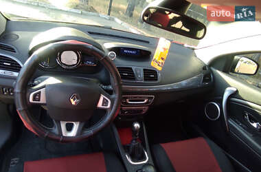 Хэтчбек Renault Megane 2012 в 