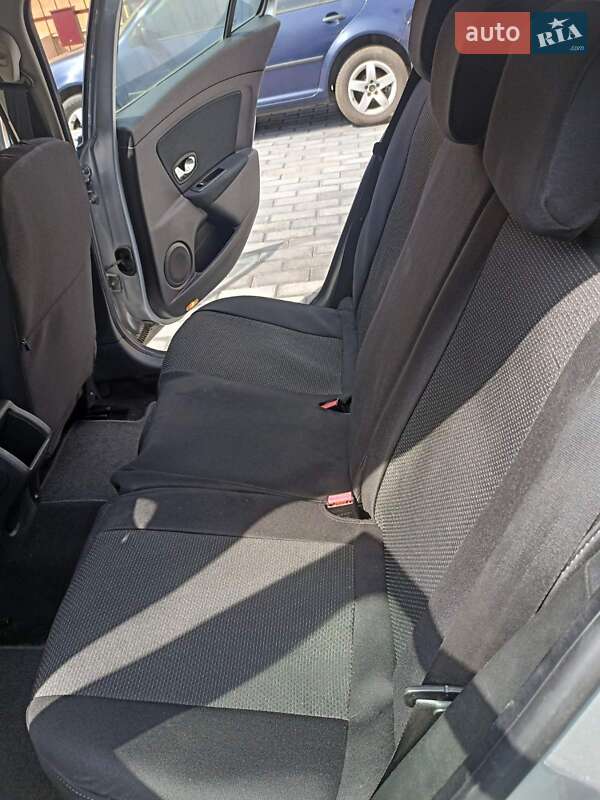 Універсал Renault Megane 2012 в Чернівцях