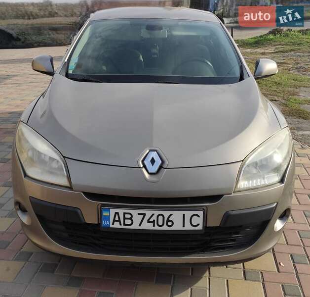 Хетчбек Renault Megane 2009 в 