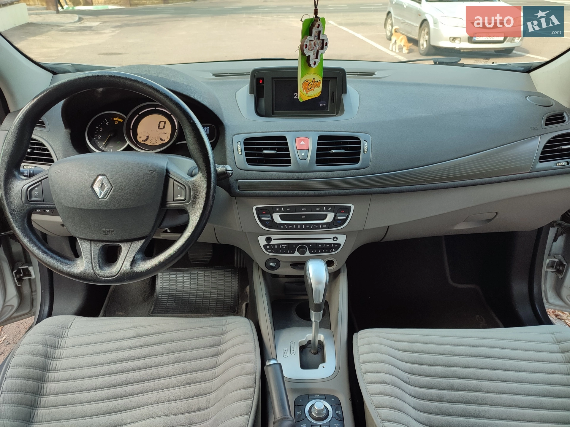 2010 Renault Megane - мініатюра 11