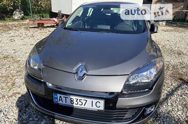 Хэтчбек Renault Megane 2012 в 