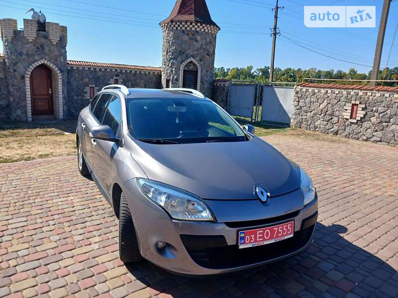 Универсал Renault Megane 2011 в Хороле