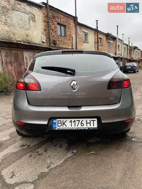 Хэтчбек Renault Megane 2012 в Гоще