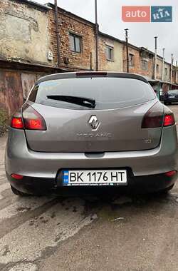 Хетчбек Renault Megane 2012 в 