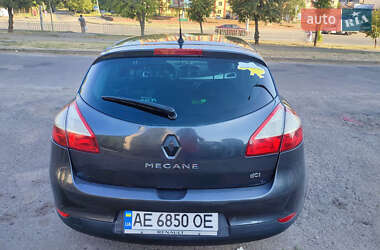 Хэтчбек Renault Megane 2010 в 