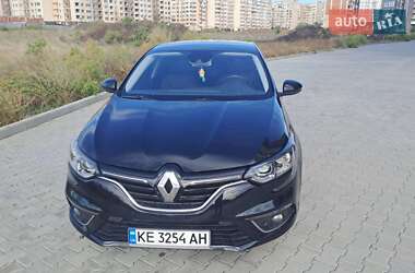 Хэтчбек Renault Megane 2016 в 