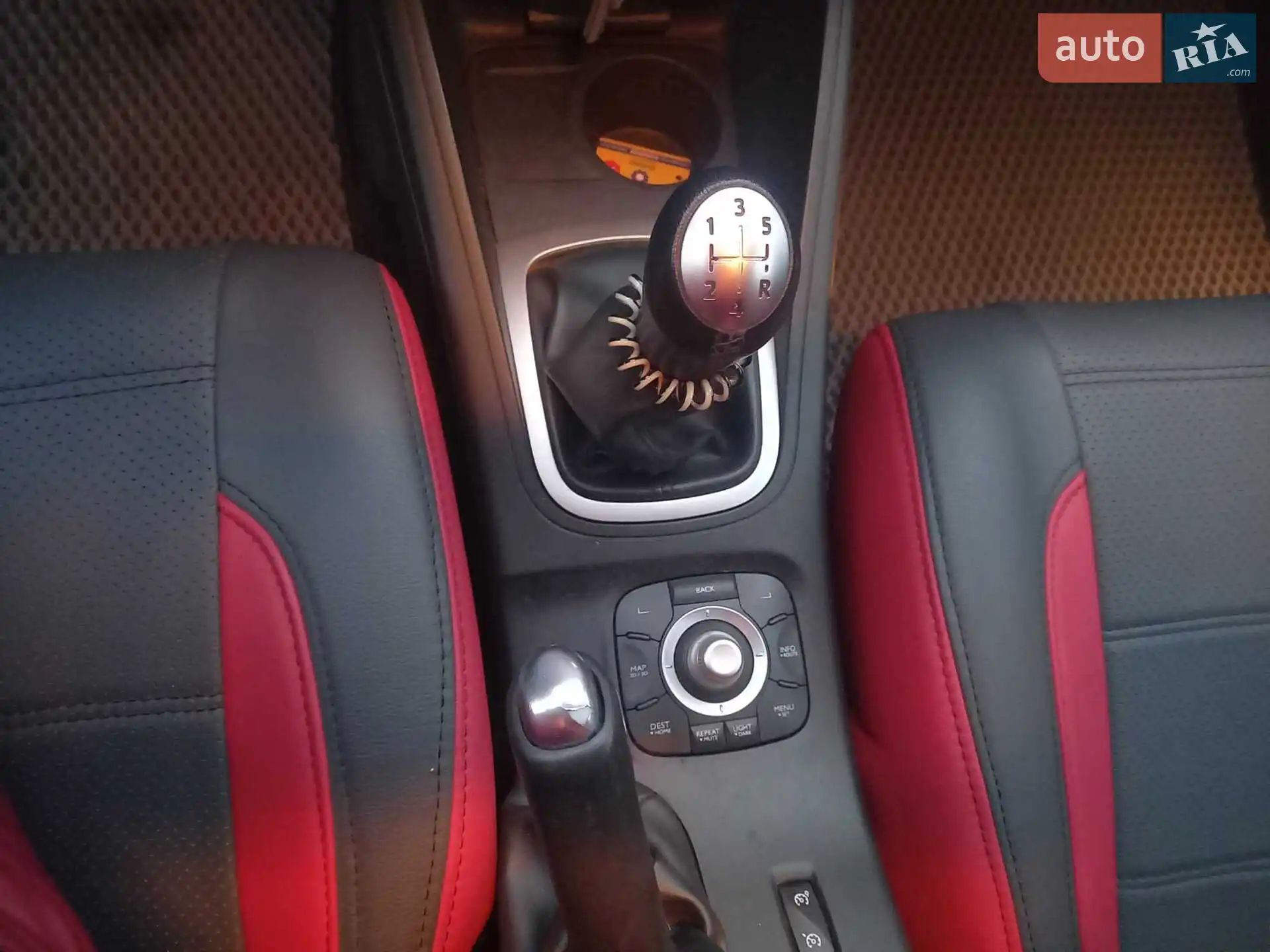 2011 Renault Megane - мініатюра 37