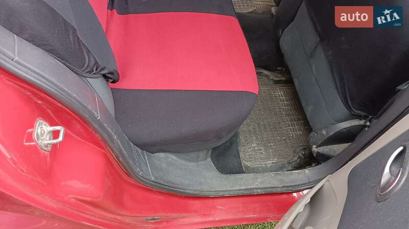 Седан Renault Megane 2003 в Отинії фото 15 Седан Renault Megane 2003 в Отинії