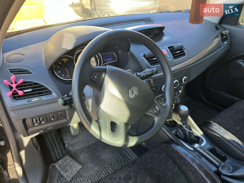 Хэтчбек Renault Megane 2009 в Николаеве фото 19 Хэтчбек Renault Megane 2009 в Николаеве