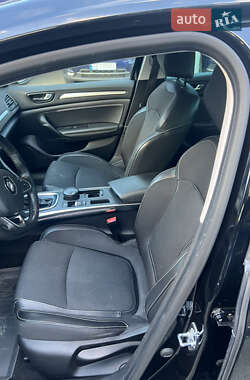 Седан Renault Megane 2021 в 