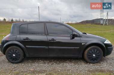 Хэтчбек Renault Megane 2005 в 
