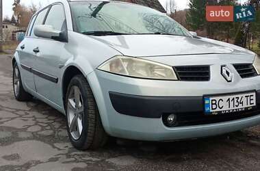 Хэтчбек Renault Megane 2004 в 