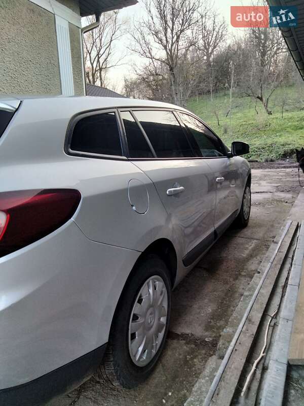 Универсал Renault Megane 2011 в Ивано-Франковске фото 2 Универсал Renault Megane 2011 в Ивано-Франковске