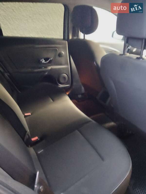 Универсал Renault Megane 2011 в Ивано-Франковске фото 6 Универсал Renault Megane 2011 в Ивано-Франковске