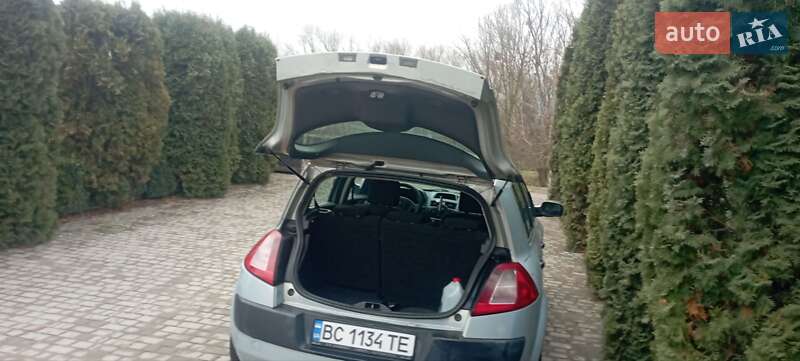 Хэтчбек Renault Megane 2004 в Золочеве