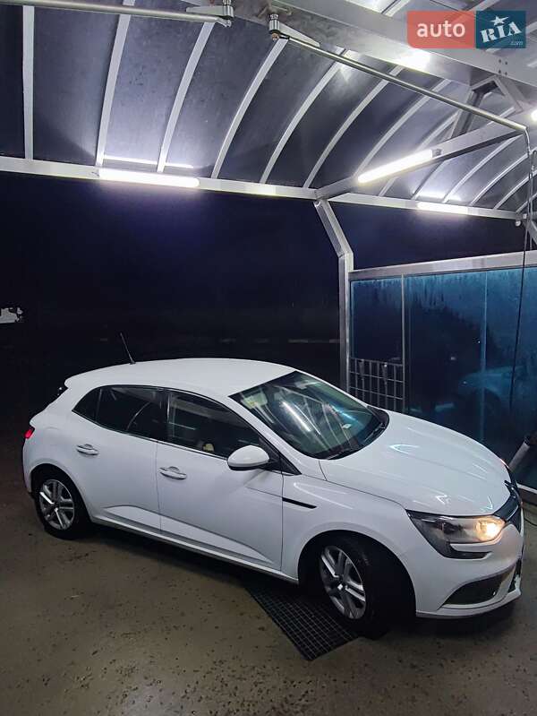 Хэтчбек Renault Megane 2016 в Львове фото 10 Хэтчбек Renault Megane 2016 в Львове