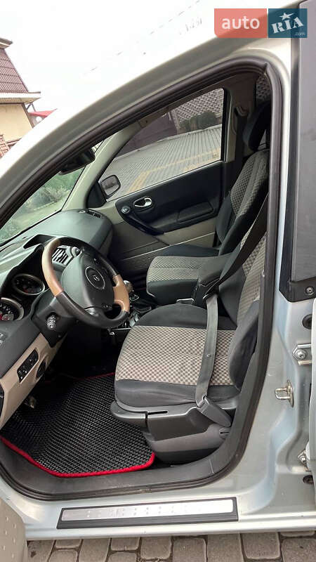 Хэтчбек Renault Megane 2003 в Тульчине