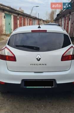 Хэтчбек Renault Megane 2012 в 
