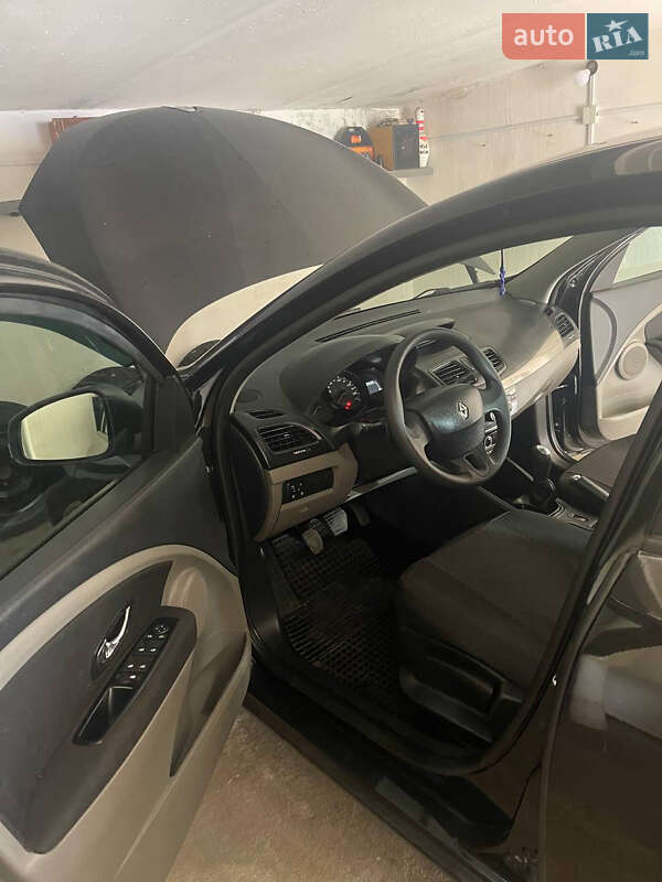 Хэтчбек Renault Megane 2012 в Полтаве фото 3 Хэтчбек Renault Megane 2012 в Полтаве