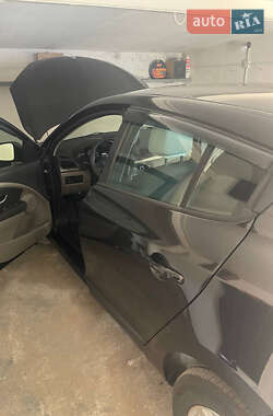 Хэтчбек Renault Megane 2012 в 