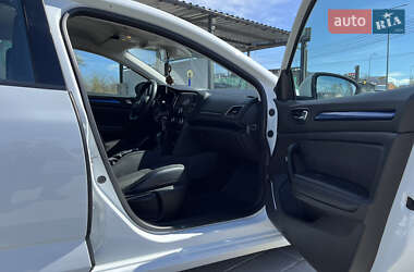 Хэтчбек Renault Megane 2016 в 