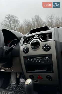 Седан Renault Megane 2004 в 