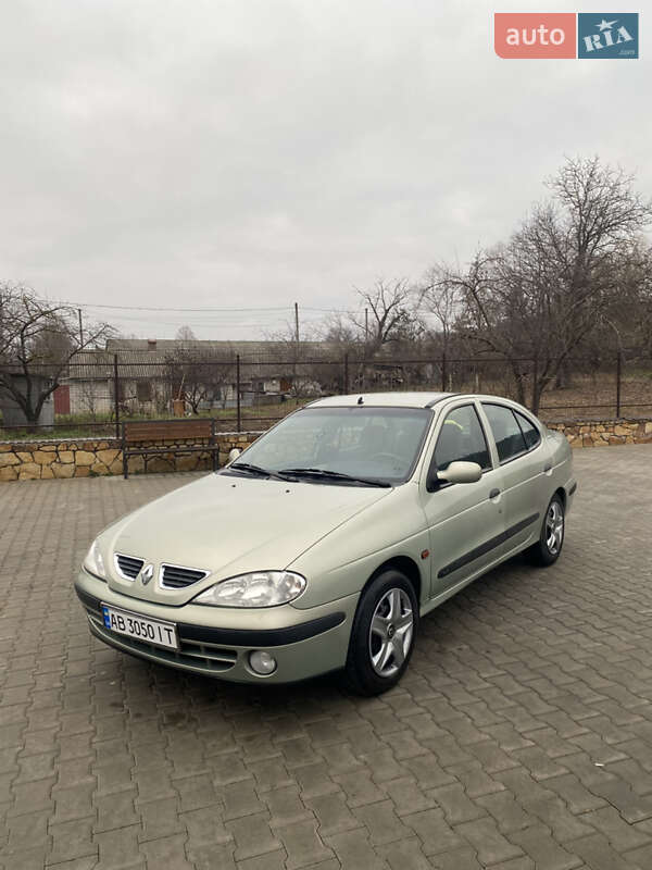 Седан Renault Megane 1999 в 