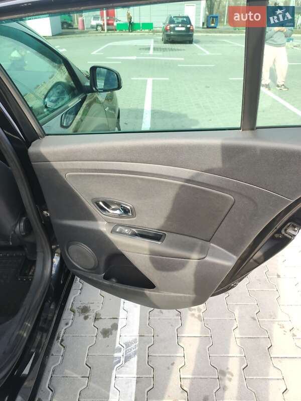 Універсал Renault Megane 2015 в Києві фото 15 Універсал Renault Megane 2015 в Києві