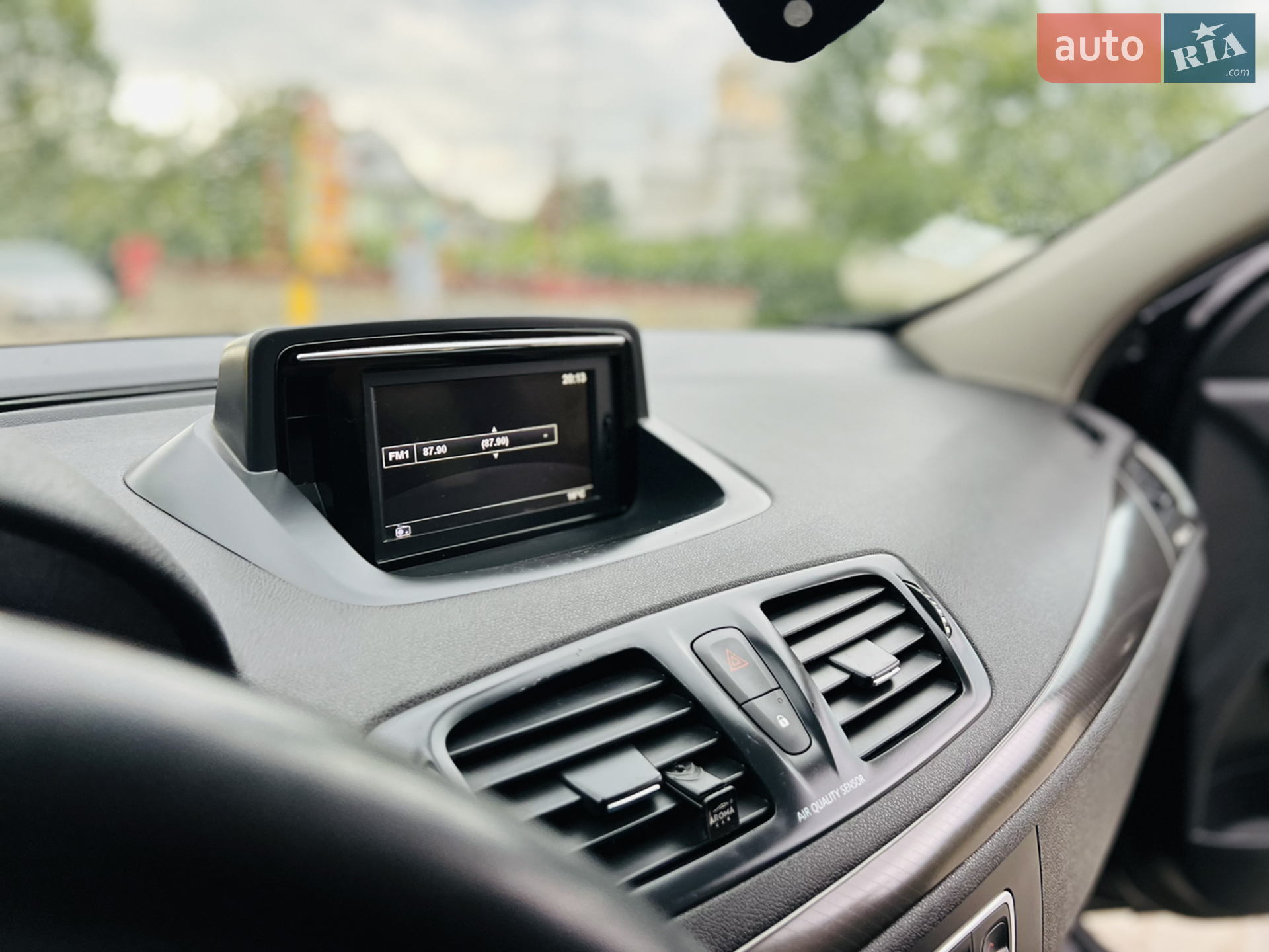 2012 Renault Megane - мініатюра 11