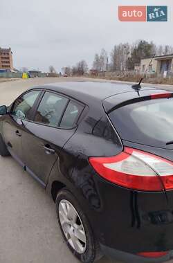 Хэтчбек Renault Megane 2013 в 